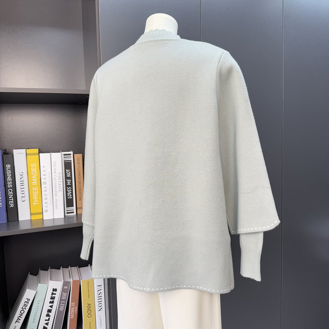 Mom's autumn and winter cardigan jacket, western style two-piece sweater, middle-aged and elderly women's loose large size top mother-in-law suit