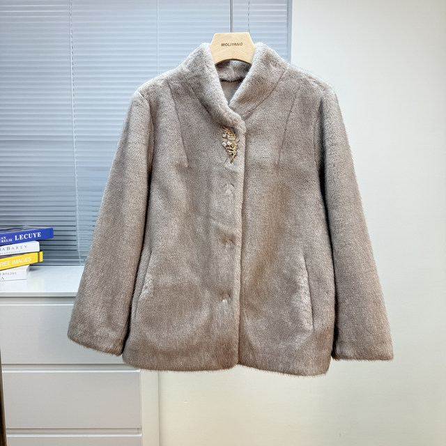 
Mom's autumn and winter imitation mink fur coat new middle-aged and elderly women's loose thickened fur one-piece top