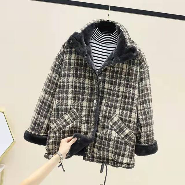 Thick coat in winter plus velvet warm lattice jacket high -end fashion mothers dress new cotton long sleeve pockets
