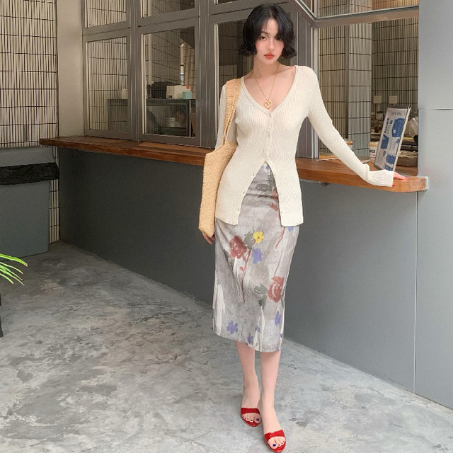 Jiuwu French retro 2025 spring and summer new straight-chip oil painting skirt mid-length high-waisted slim skirt