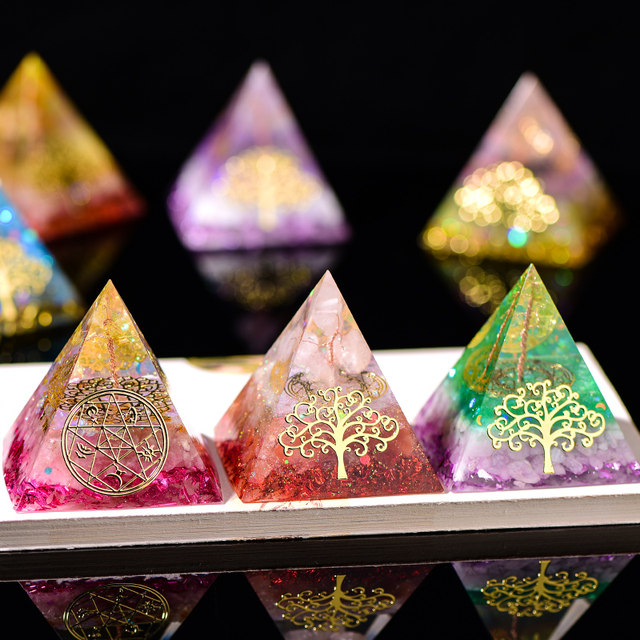 Natural crystal 6 cm customized pyramid office desktop living room home decoration ornaments jewelry gifts for women