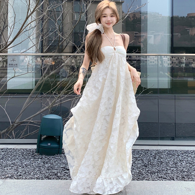 200Jin [Jin equals 0.5 kg] Large size women's fat mm French halter neck dress summer vacation style backless long skirt loose a-line skirt