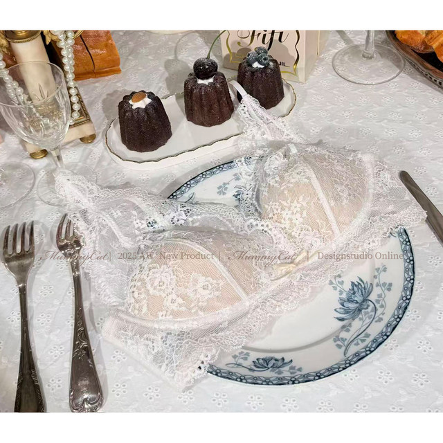 MummyCat Laying Egg Meow 25 New French Palace Style Pure Lace Sling Underwear