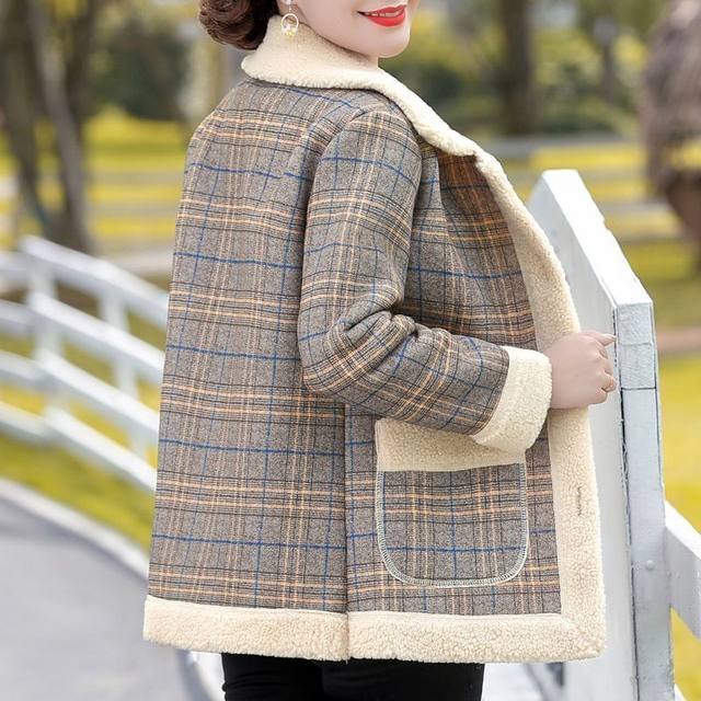 Large size middle-aged mother autumn and winter plus velvet jacket new style pellet fleece top coat plus velvet thickened cotton coat women's fashion
