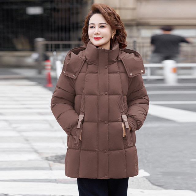 Middle-aged mother's winter clothing, thickened and warm down cotton clothing, stylish 2025 new style, middle-aged and elderly women's large size fashionable cotton clothing