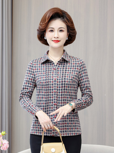 Small mother shirt 2025 spring and autumn new style middle-aged and elderly women's clothing slim long-sleeved cardigan top pocket