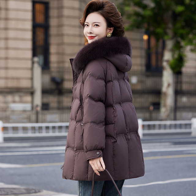 Mom's winter clothing high-end western style down jacket 2025 new middle-aged women's clothing thickened bread clothing middle-aged and elderly jackets