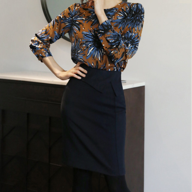 Professional short skirt women's 2025 spring and autumn new asymmetric high-waist hip skirt commuter suit Korean skirt