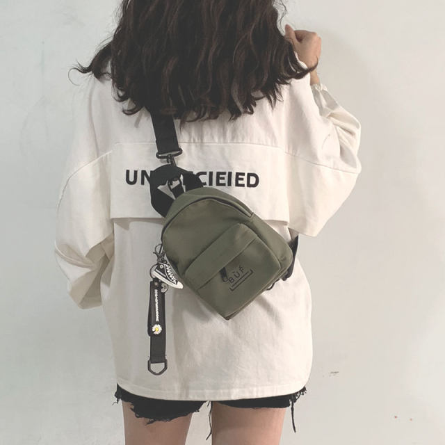 This year's popular bags for women 2025 new fashion casual one-shoulder crossbody bag for students versatile canvas breast bag for men