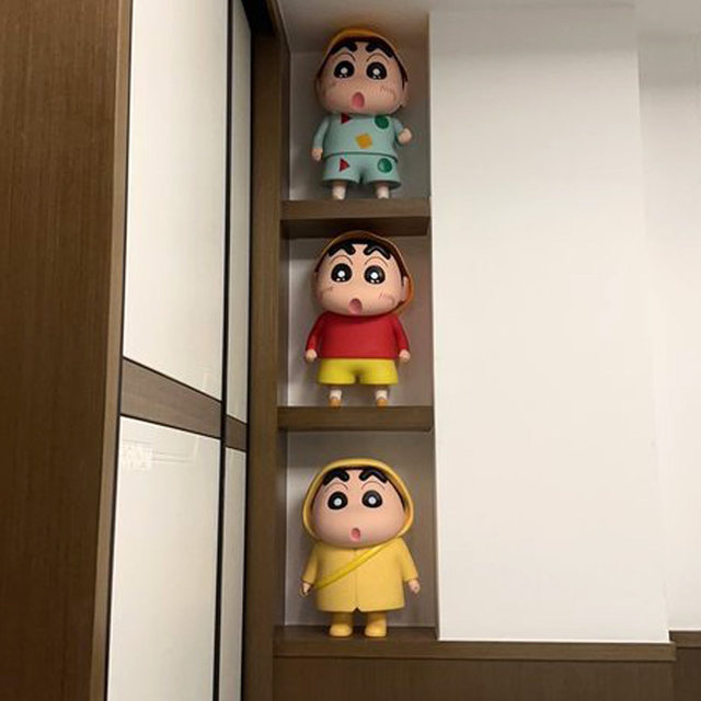 Bixin raincoat crayon Shin-shiba ornaments figure animation model trendy toys large dolls boyfriend and girlfriend gift