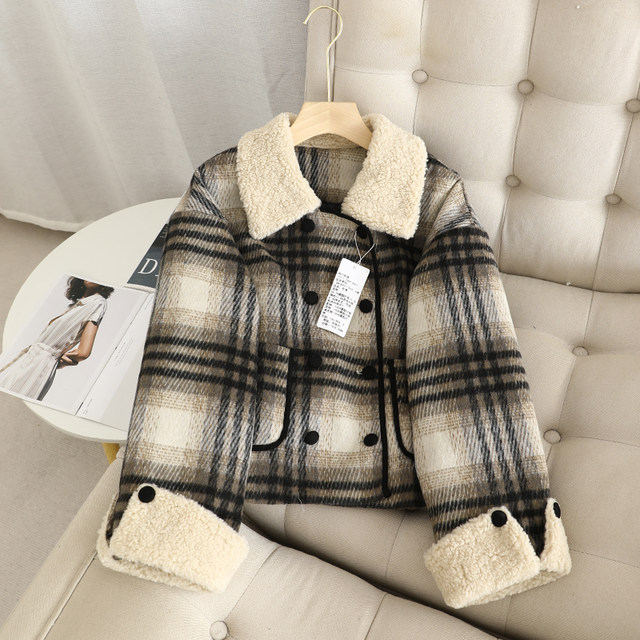 Mystery + lamb fur lapel coat for women 2024 winter Korean version retro plaid loose small short wool coat