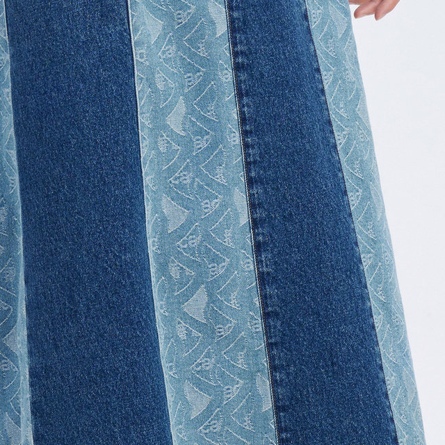 Boiling Spring and Autumn New Products Shopping Mall same style gradually dyed knitted jacquard dark and shallow denim splicing skirt

