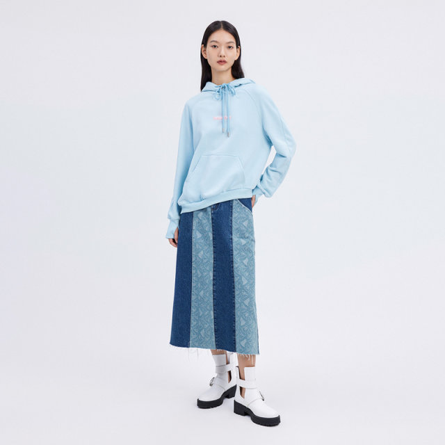 Boiling Spring and Autumn New Products Shopping Mall same style gradually dyed knitted jacquard dark and shallow denim splicing skirt
