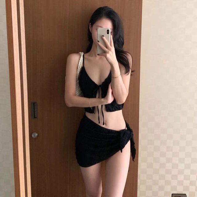 Korean swimsuit women's new high-end split sexy hottie bikini three-piece set beautiful girl vacation hot spring