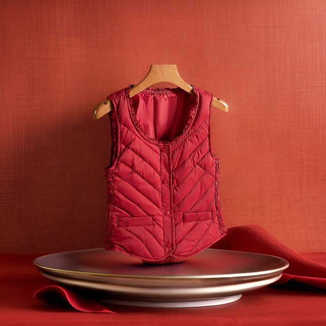 Autumn and winter large size velvet vest vest women's short inner slimming lights and warm warmth mother
