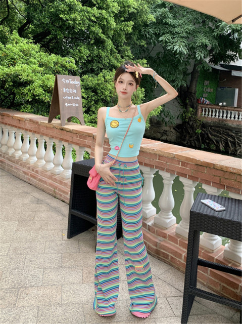 Dopamine wearing short sweet and spicy suspender vest Rainbow flared trousers in summer 2024 new fashion set
