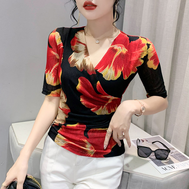 Fashion printed V-neck T-shirt for women's mid-sleeved European 2025 new fashionable sexy mesh top slim and small shirt