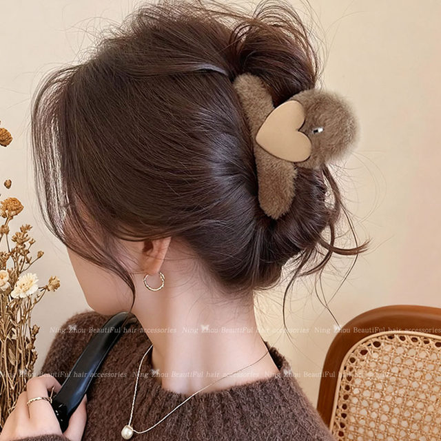 Medium-sized hair clip for women with small hair volume, autumn and winter plush shark clip for the back of the head, high-end half-tied hair headband