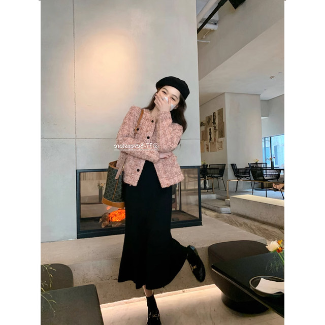 Pregnant women skirts women's spring and autumn and winter mid -length black pregnancy A -line knitted hip skirt one -step skirt
