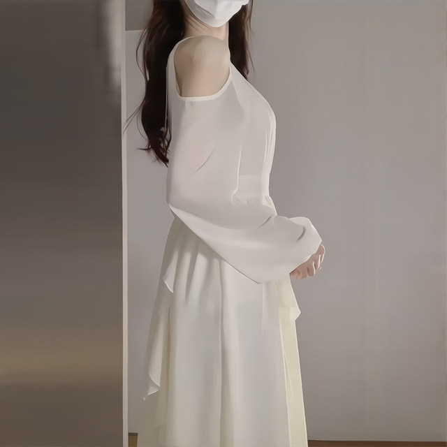 Super fairy ruffled chiffon dress for women in spring and summer 2025 new French off-shoulder seaside vacation fairy skirt