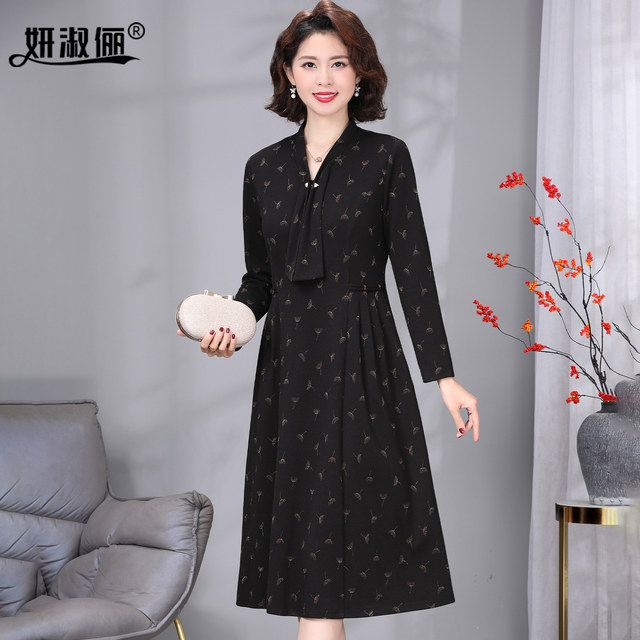 Temperament mother autumn wool dress for women high-end 2025 new rich wife banquet generous and decent mink velvet skirt