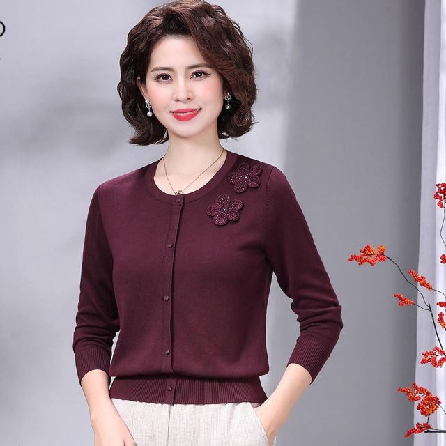 Middle-aged mother autumn sweater pullover base sweater 2025 new high-end suit Lacele Tennis top