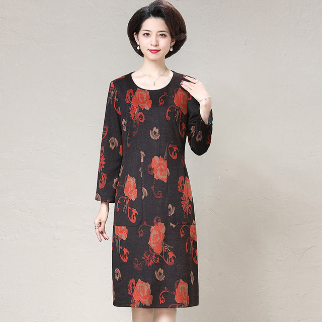 Middle-aged and elderly women's new autumn and winter large size mink velvet dress, fashionable and temperamental mother's wear, mid-length bottoming skirt