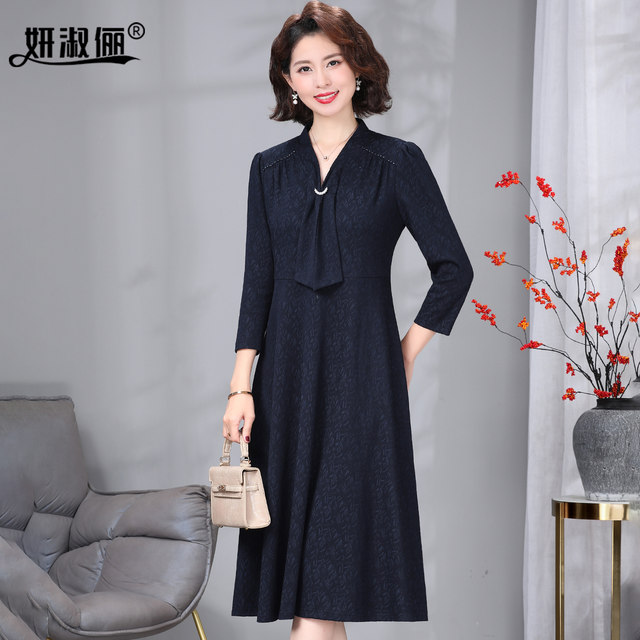 
2025 new dignified and high-end autumn and winter skirts for mothers, slim and slim bottoming, elegant long-sleeved dresses for women