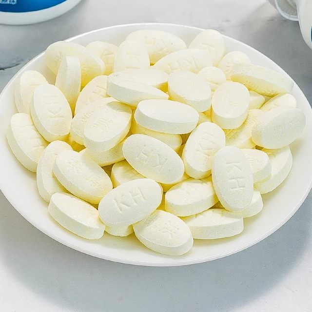 Pharmaceutical companies produce Shengu Xitian probiotics cattle milk calcium tablets for children, students, middle-aged and elderly people chew calcium genuine