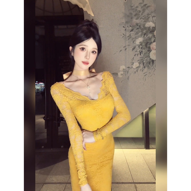 XZY Slightly fat lady slim V-neck yellow lace dress for women 25 years winter backless bow hip skirt