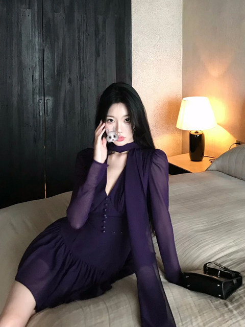 XZY/Xin Zhengyan, slightly fat mm pure and sexy purple V-neck long-sleeved dress for women in summer, sexy short skirt