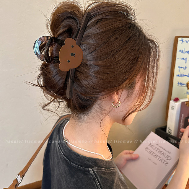 Cute and cute little bear clip women's 2025 new high-end shark clip hair clip back head hair dress clip