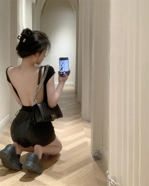 European and American sexy hot girls slim one-piece top suspender one-piece bottoming shirt for women with crotch outside with chest pad tight summer