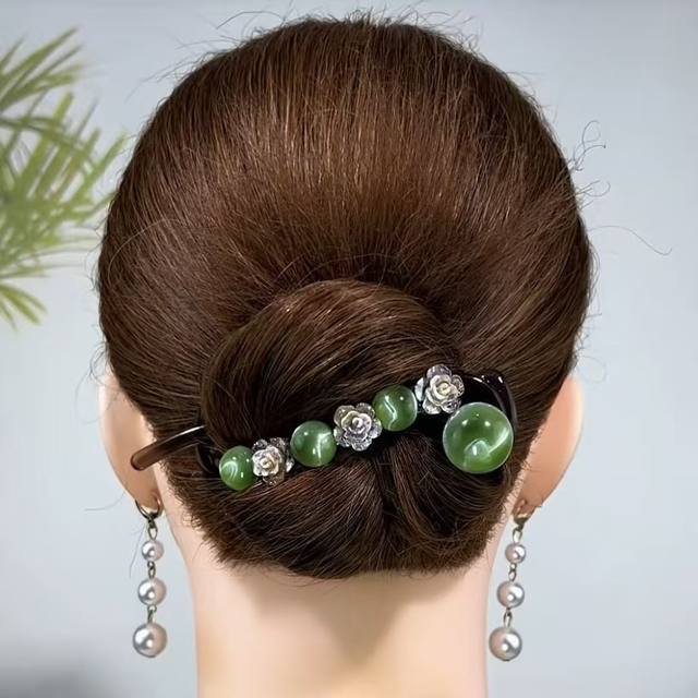 New Chinese style rose beaded one-word twist clip 2025 new style hair gripper hair clip for the back of the head with multiple hair clips