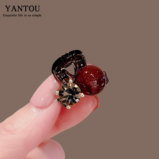 
Red pearl mini small grab clip for women's forehead side small clip 2024 new bangs clip rhinestone hair clip hair accessories