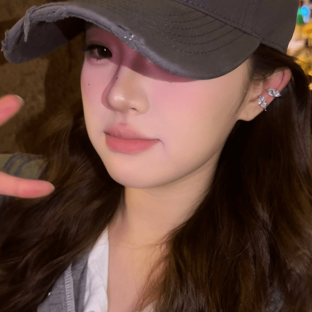 Simple water droplet inlaid diamond ear clip 2025 new high-end angel wings without ear piercing without holes ear bone clip ear decoration