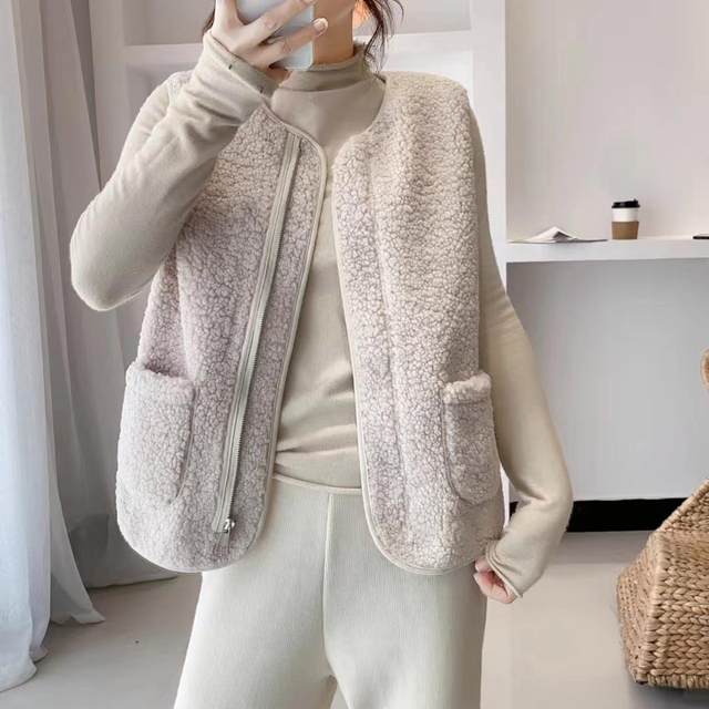 Korean fashion imitation lamb-wool vest cardigan in autumn and winter for women casual plus velvet sweater vest women's custom
