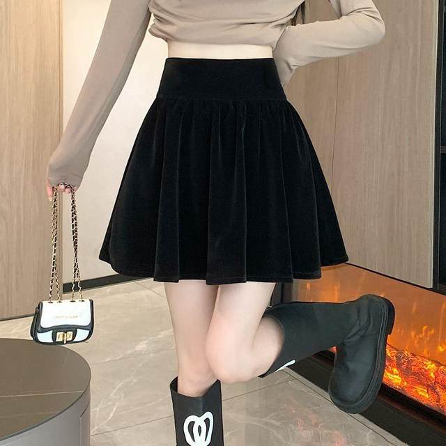 Large size gold velvet A-line skirt showing legs long and short skirt autumn and winter Korean style college style umbrella skirt women's black pleated skirt