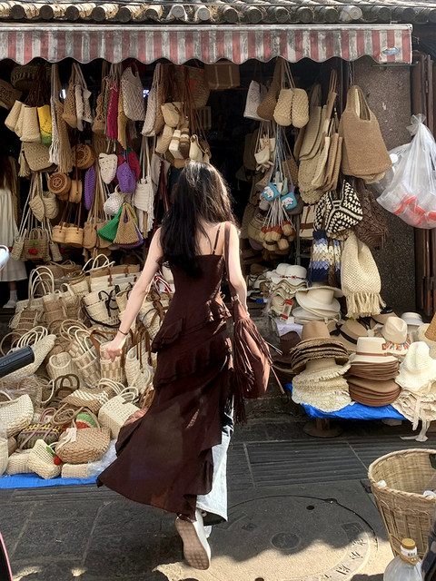 A sweet peach yikett<retro Percy> summer vacation style irregular ruffled small suspender top
