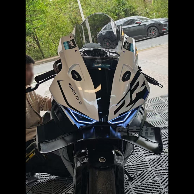 Suitable for Spring Breeze 675SR modified integrated hood, competitive windshield, increased front windshield, damage-free straight-up accessories