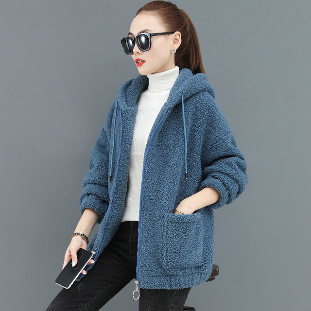 Thick velvet coat for women 2022 new autumn and winter middle-aged mother's wear loose lamb velvet large size cardigan sweatshirt