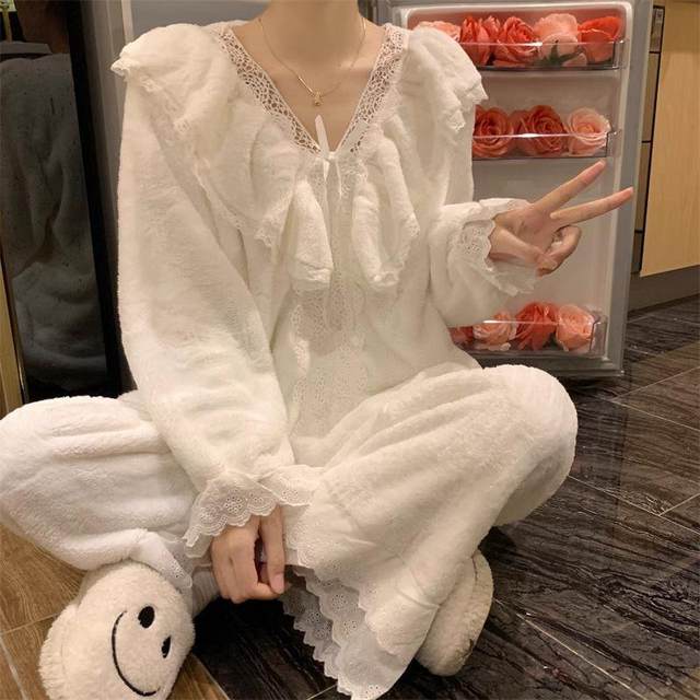 
Pajamas for women ins autumn and winter princess style V-neck sweet lace thickened plus velvet coral velvet loose home clothes