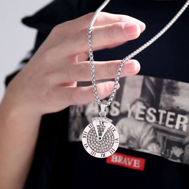 Roman numerals titanium steel necklace men's non-fading long sweater chain 2025 new popular clavicle chain women's pendant