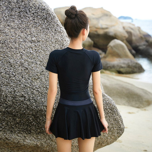 Women's new one-piece conservative sports style swimming beginner professional training hot spring swimsuit swimsuit swimwear