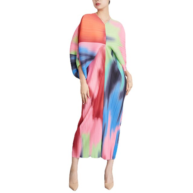 Miyake pleated high-end dress for women 2024 spring and autumn new retro printed large-size 7-quarter sleeve V-neck midi skirt
