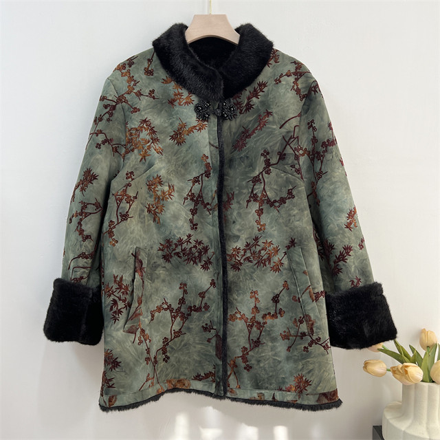 Elderly women's winter coats, grandma's imitation fur coats, mother's high-end cotton clothes, old ladies' autumn and winter thick tops