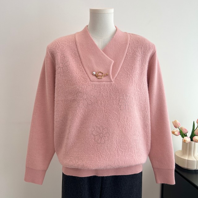 Fashionable mother's autumn and winter clothing plus velvet warm bottoming shirt noble thickened sweater middle-aged and elderly women's sheep temperament top