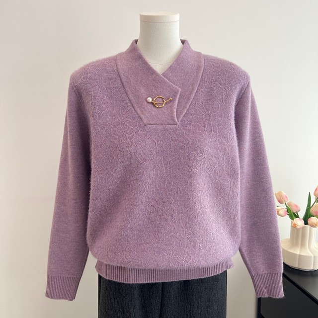 Fashionable mother's autumn and winter clothing plus velvet warm bottoming shirt noble thickened sweater middle-aged and elderly women's sheep temperament top