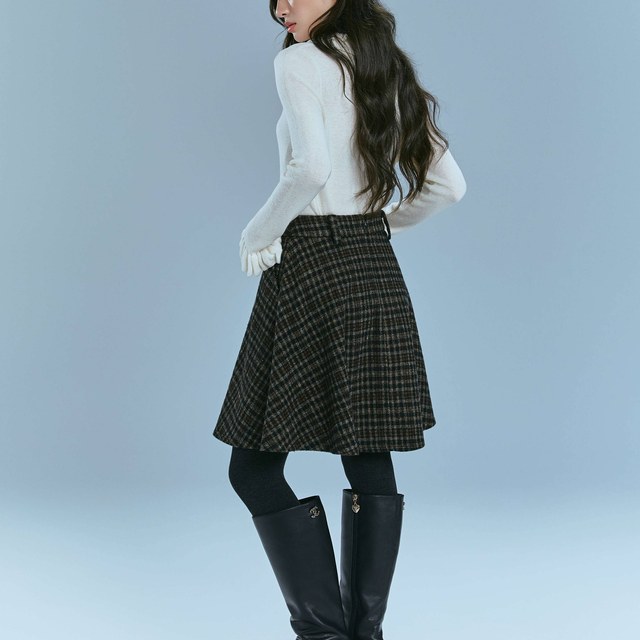 Chen Shiwu 24 autumn and winter retro plaid A-line mid-skirt niche design woolen small high waist umbrella