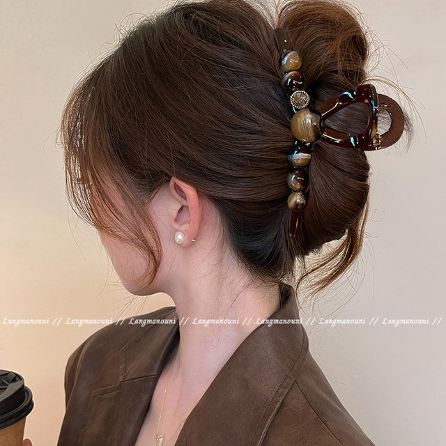 Temperament light luxury round beads high-end gripping clip for women with large hair volume back head shark clip large hair clip 2025 new style
